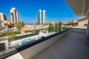 property-bc5d0000000007b00005649d24f5-128998844