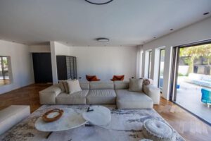 property-bc5d0000000007b00007649d24f5-128998844